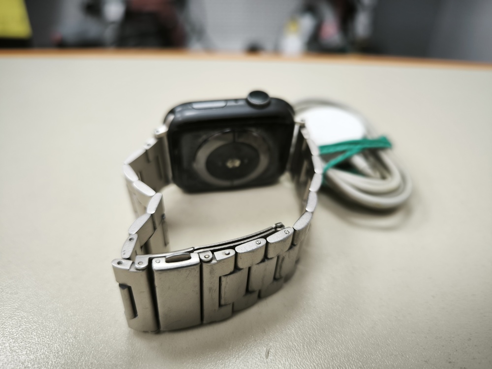 Смарт-часы Apple Watch Series 4 44 мм