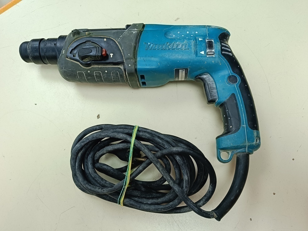 Перфоратор Makita HR2470