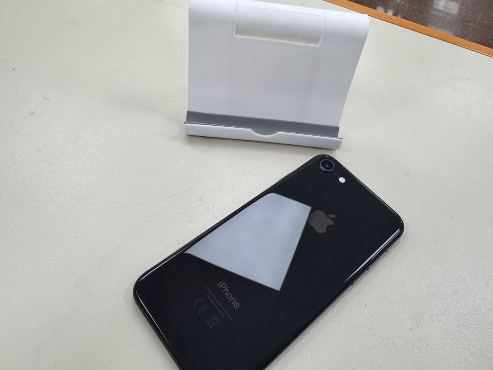 Смартфон Apple iPhone 8 64Gb