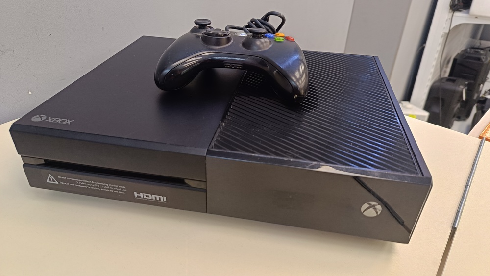 Игровая приставка Xbox One 500Gb