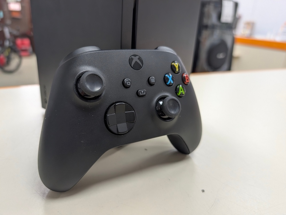 Игровая приставка Xbox Series X 1Tb