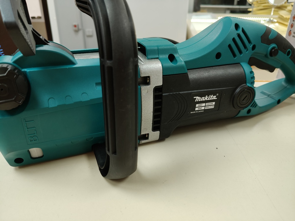 Электропила Makita UC4042ASP