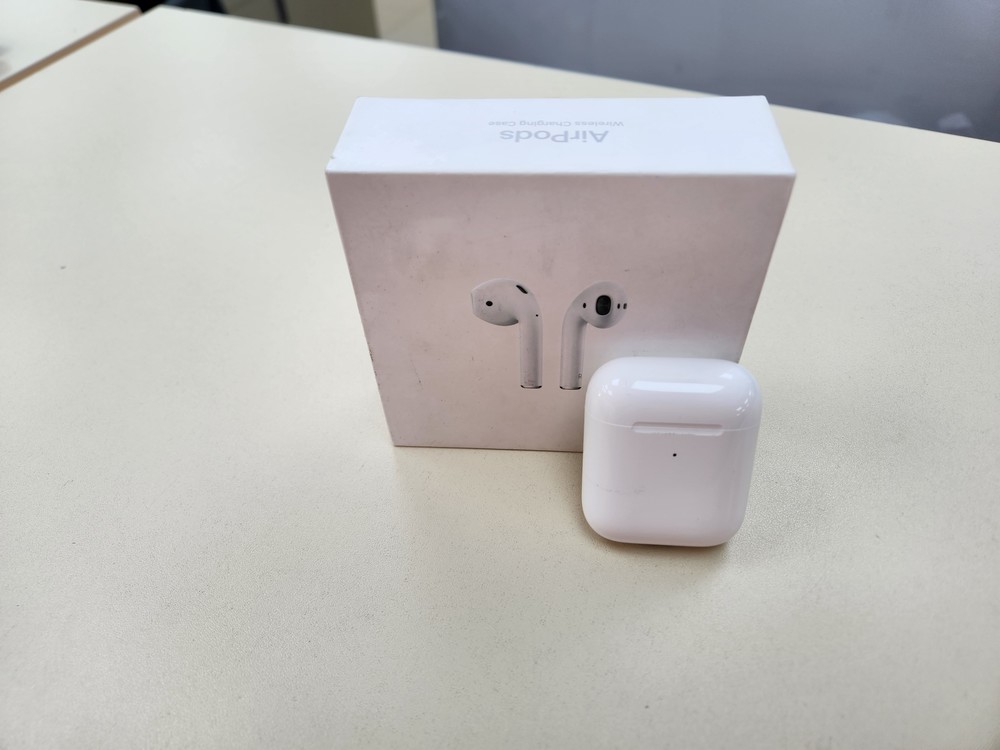 Наушники беспроводные Apple AirPods