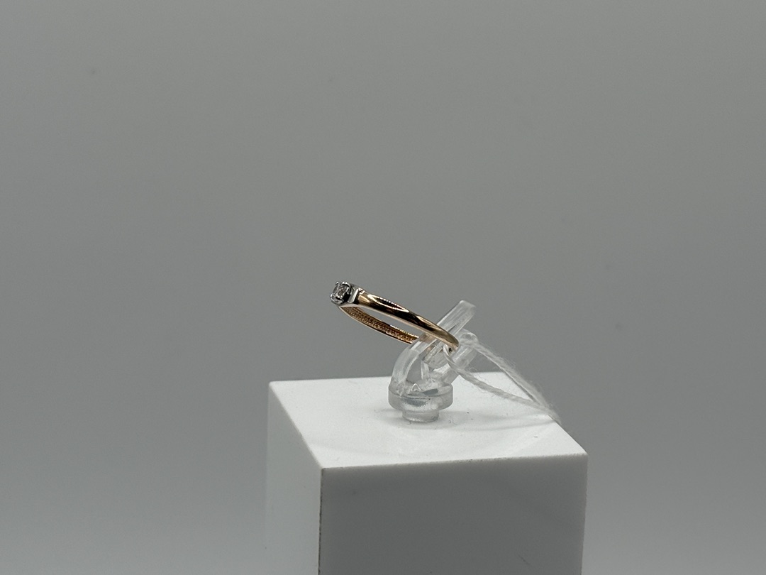 КОЛКМ585 КОЛЬЦО С КАМНЕМ (Au 585)