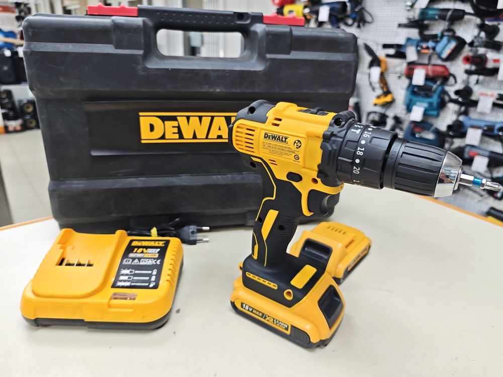 Шуруповерт Dewalt 18V