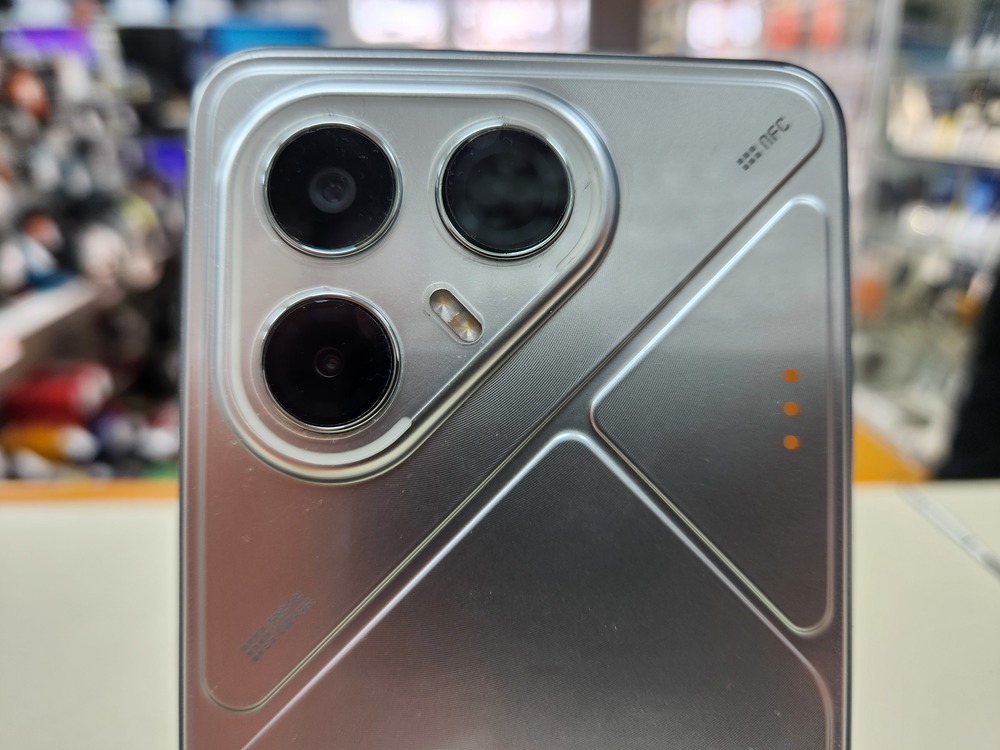 Смартфон Tecno Pova 7 5G 8/128