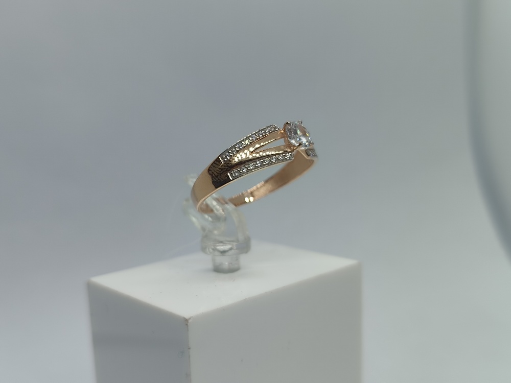 КОЛЬЦО С КАМНЯМИ (Au 585)