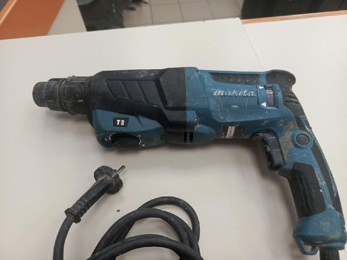 Перфоратор Makita HR2630