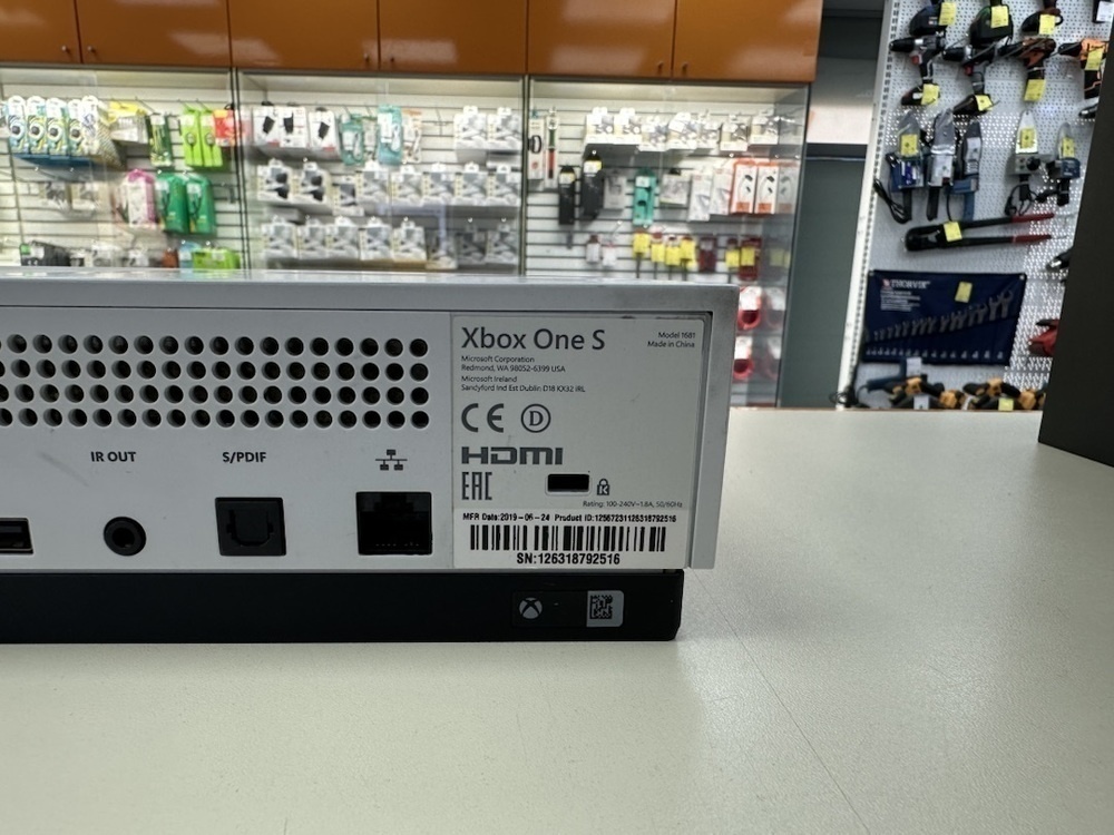 Игровая приставка Xbox One S 1TB