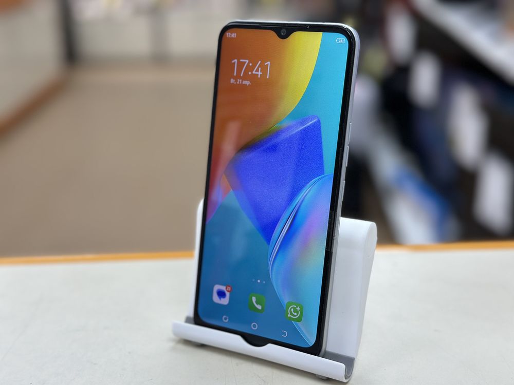 Смартфон Tecno Spark 8C 4/64