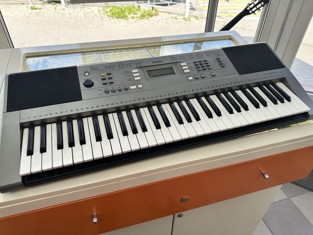 Синтезатор Yamaha PSR-E353