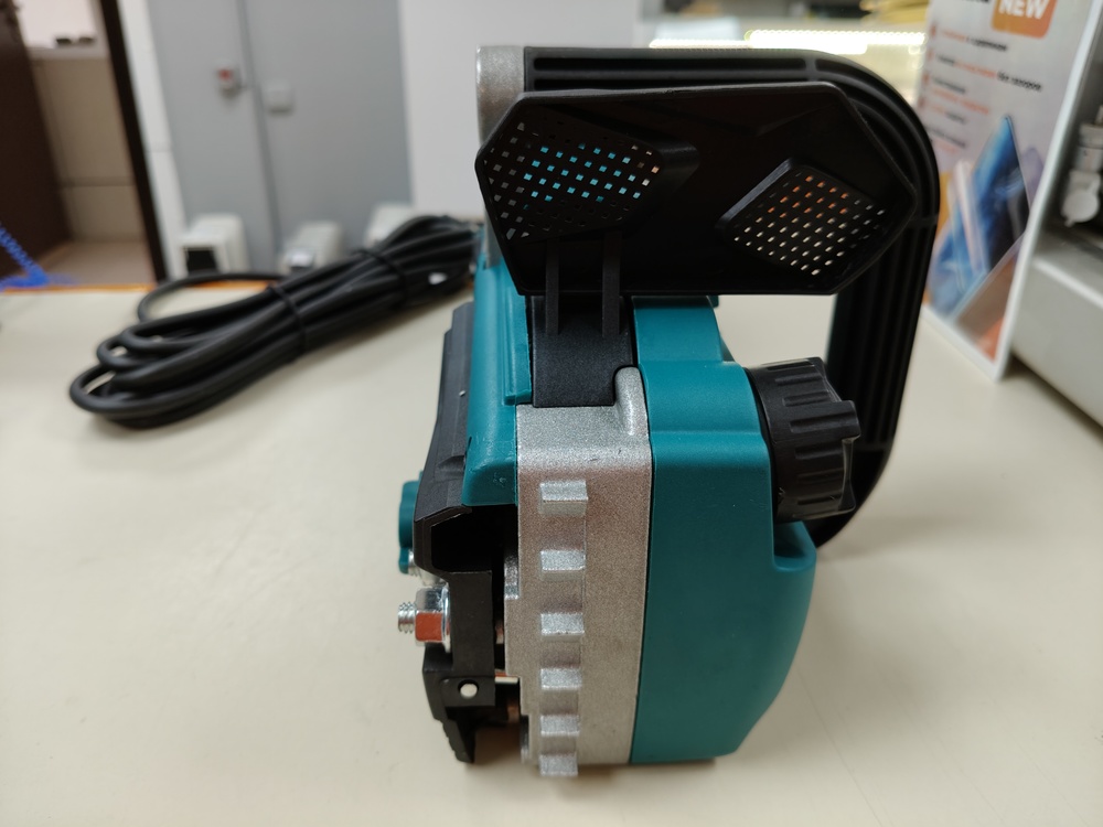 Электропила Makita UC4042ASP