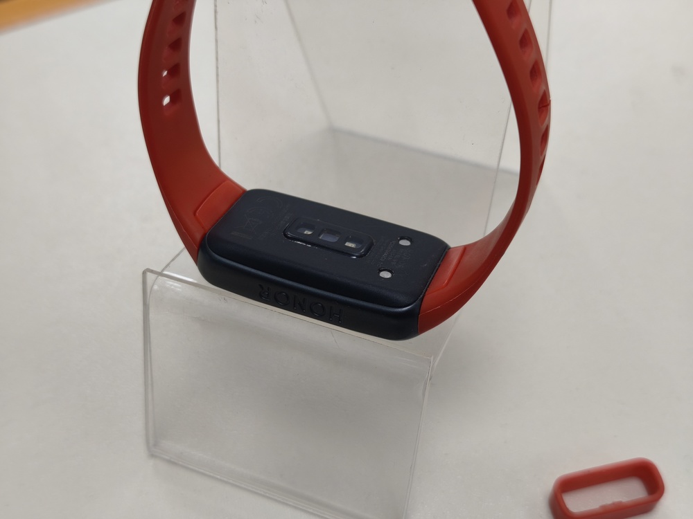 Фитнес-браслет Honor BAND 6