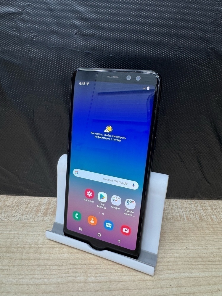 Смартфон Samsung Galaxy A8 2018 4/32