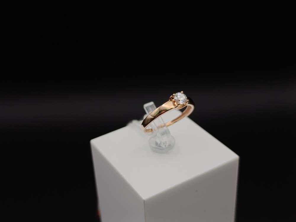 КОЛКМ375 КОЛЬЦО С КАМНЕМ (Au 375)