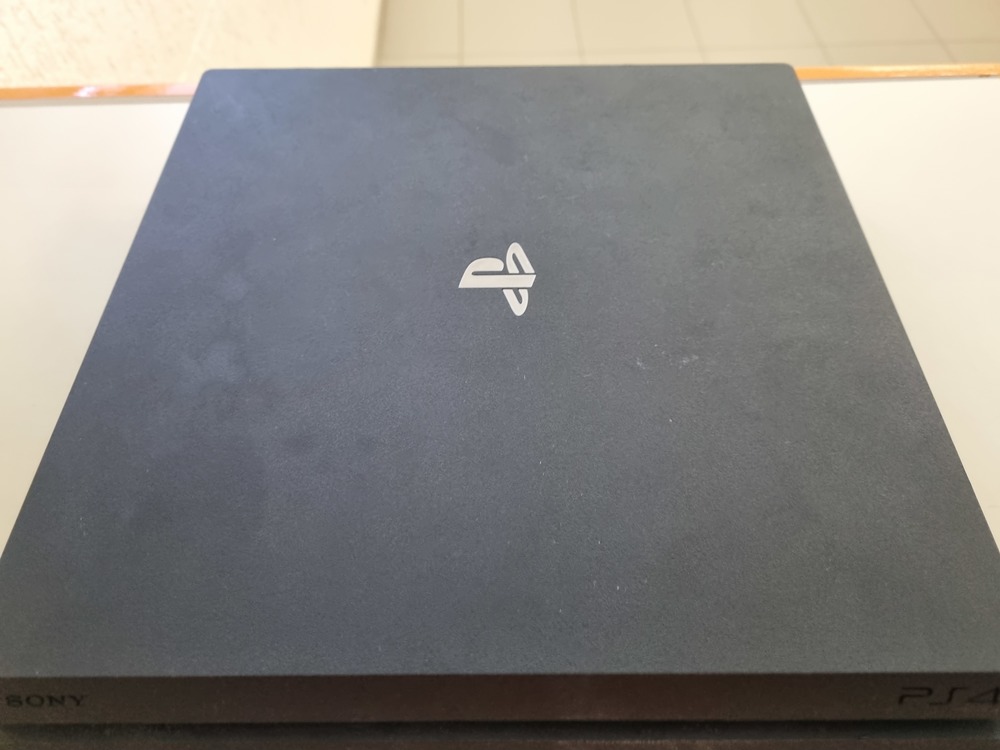 Игровая приставка PlayStation 4 Pro 1Tb