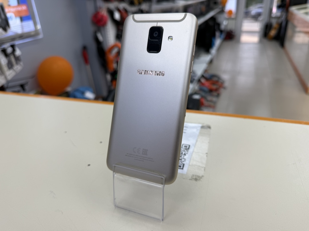 Смартфон Samsung Galaxy A6 3/32