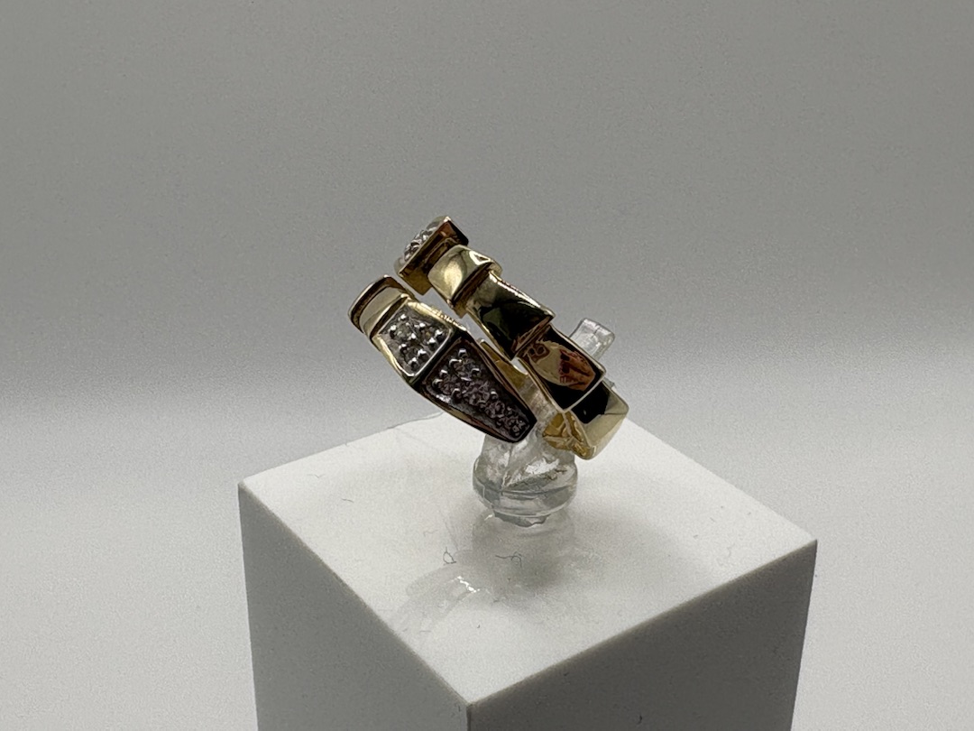 КОЛЬЦО С КАМНЯМИ (Au 585)