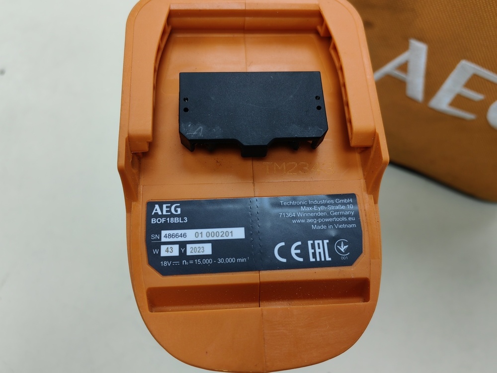 Фрезер AEG BOF18BL-0