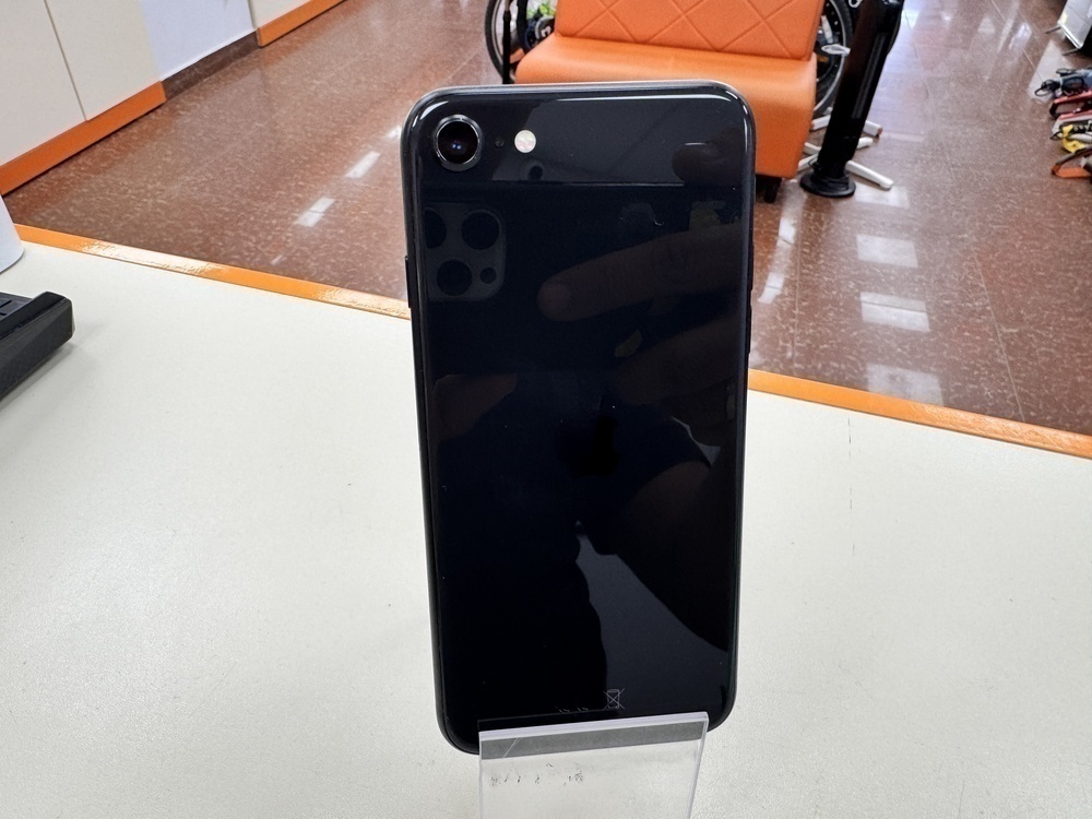 Смартфон Apple iPhone SE 2020 64Gb
