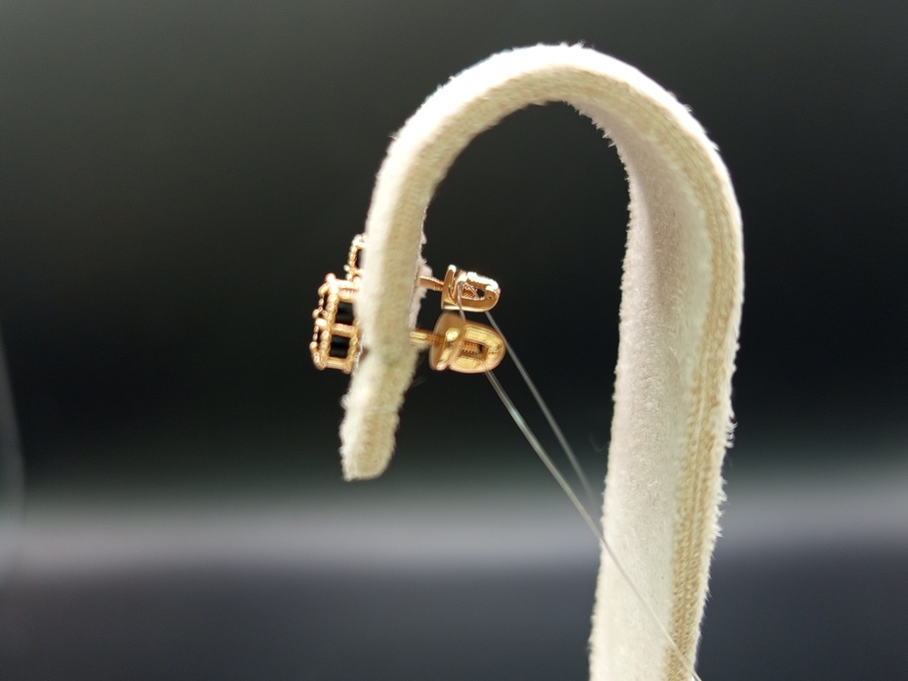 СЕРЬГИ ПУСЕТЫ Оникс (Au 585)