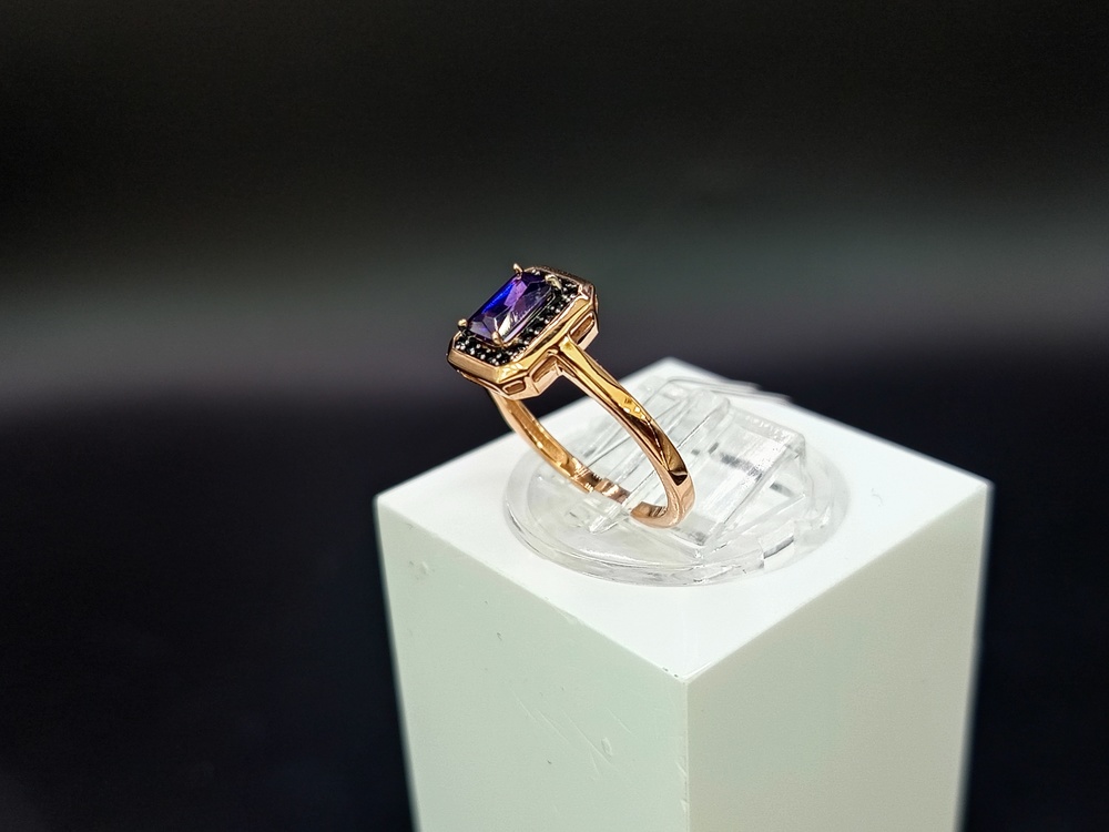 КОЛЬЦО С КАМНЯМИ (Au 585)