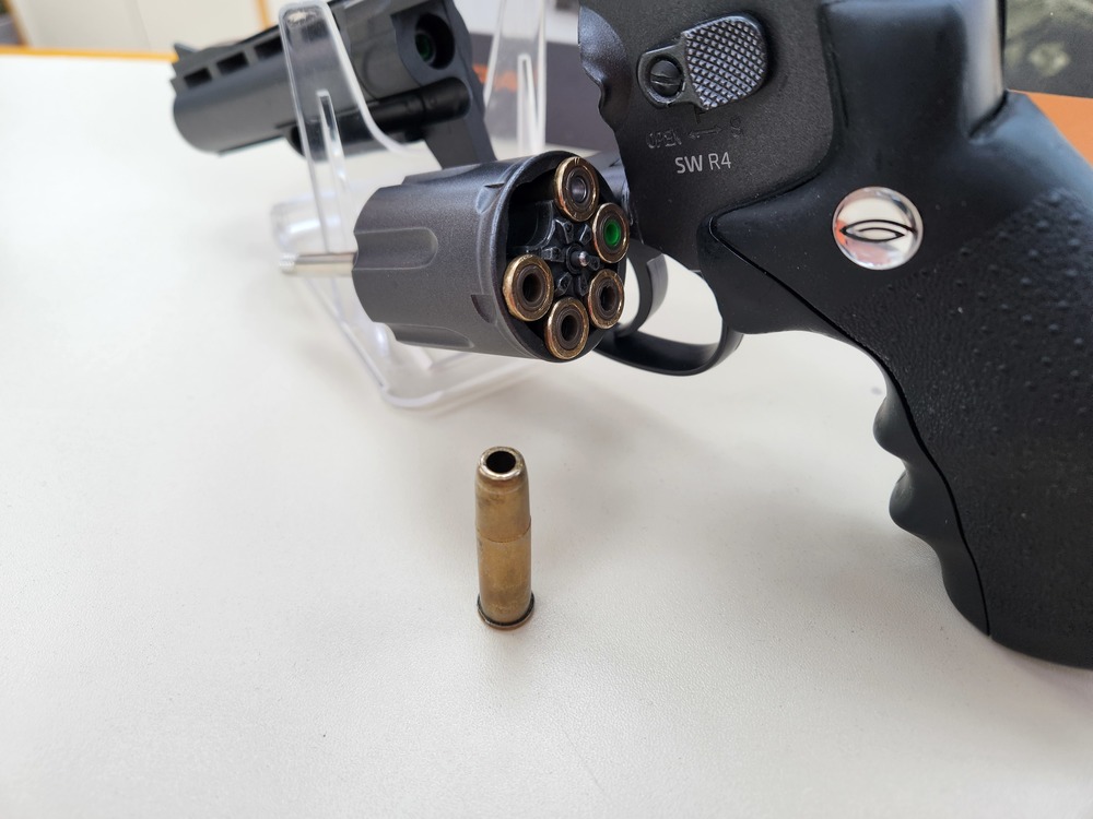 Пистолет пневматический Gletcher SW R4