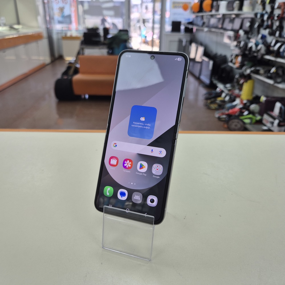 Смартфон Samsung Galaxy Z Flip 6 12/256