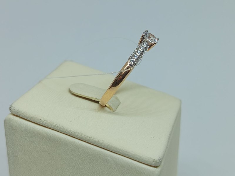 КОЛЬЦО С КАМНЯМИ (Au 585)