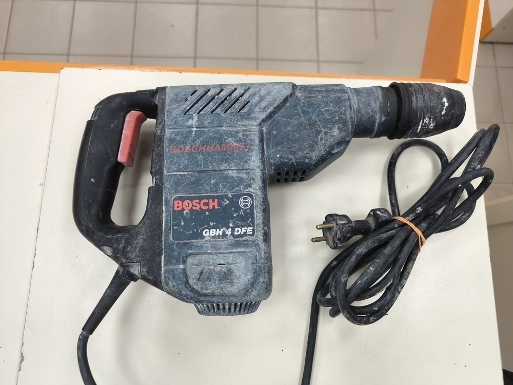 Перфоратор Bosch GBH4-DFE