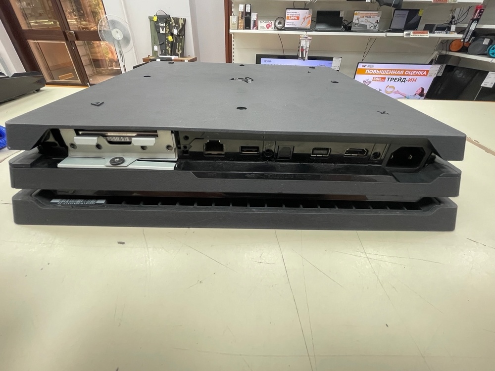 Игровая приставка PlayStation 4 Pro 1Tb