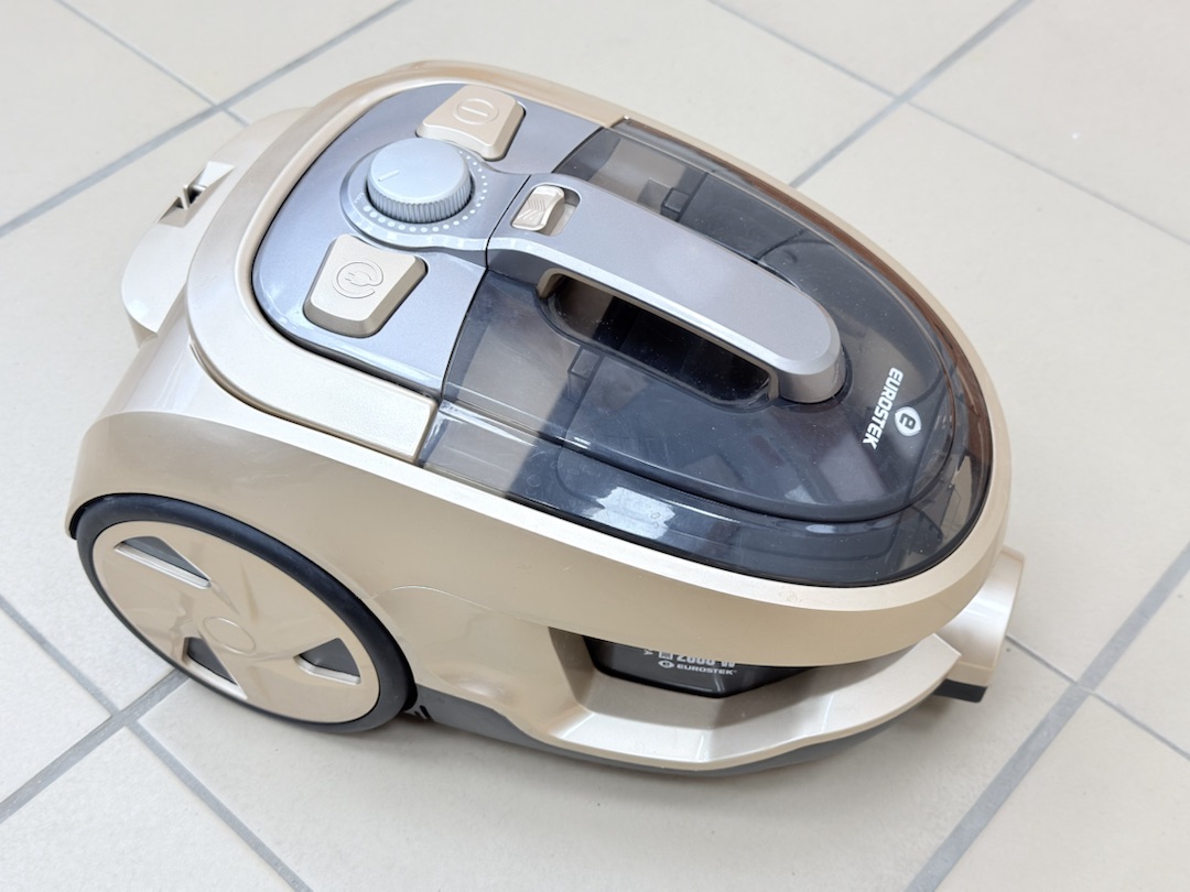 Пылесос Eurostek EVC-1800