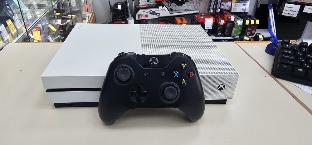 Игровая приставка Xbox One S 500Gb