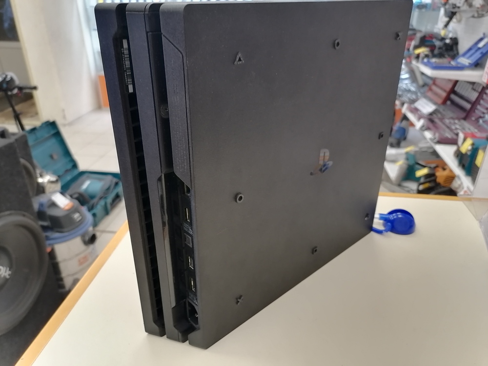 Игровая приставка PlayStation 4 Pro 1Tb