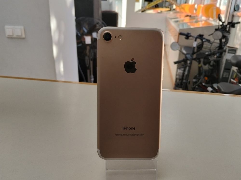 Смартфон Apple iPhone 7 128Gb