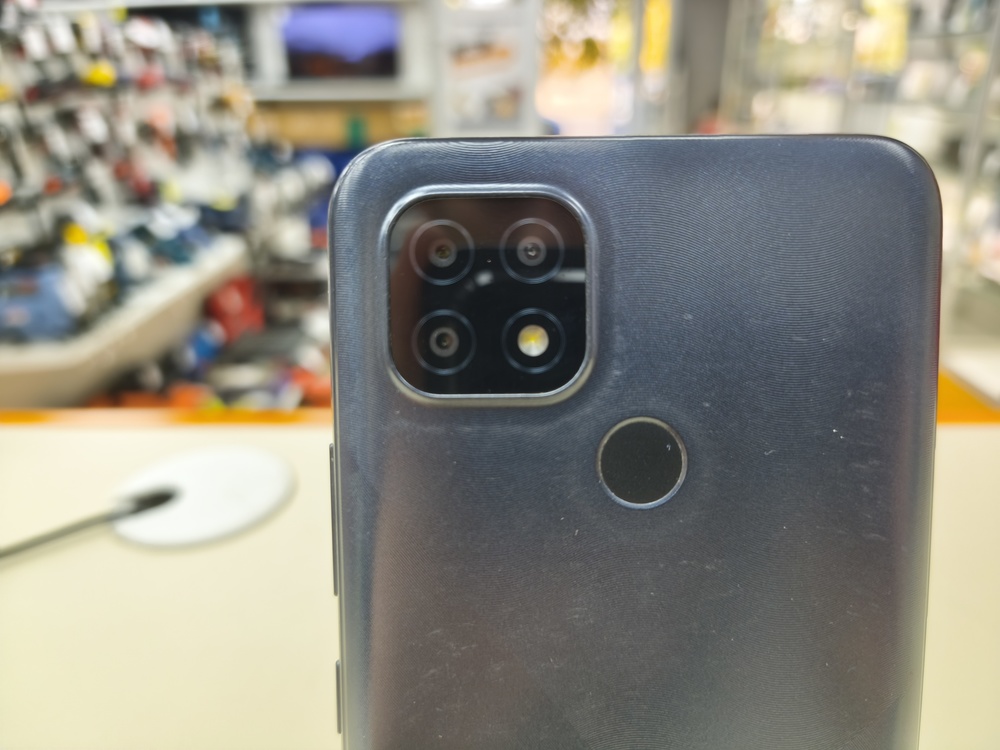 Смартфон Realme C21 3/32