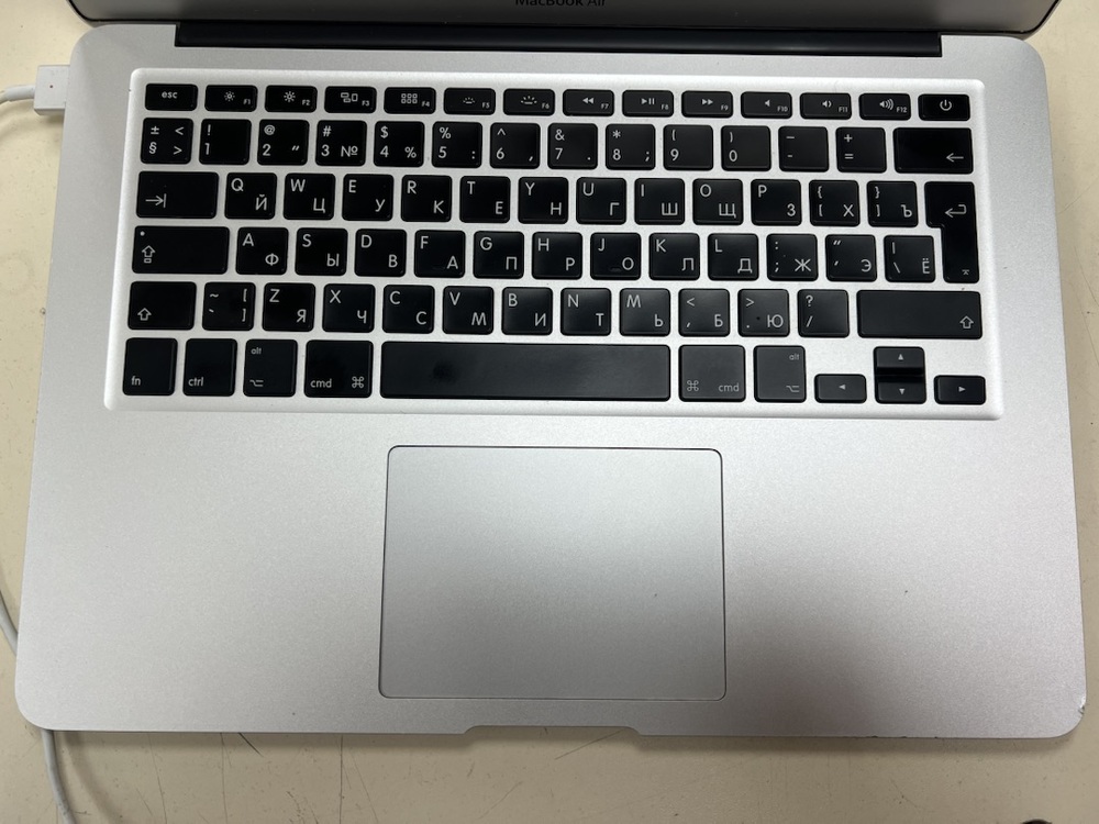 Ноутбук Apple MacBookAir i5-13 дюймов(2017) A1466