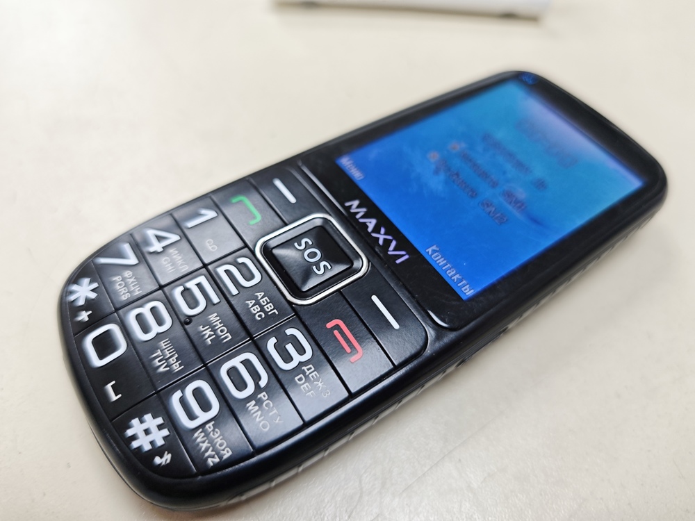 Мобильный телефон Maxvi P100