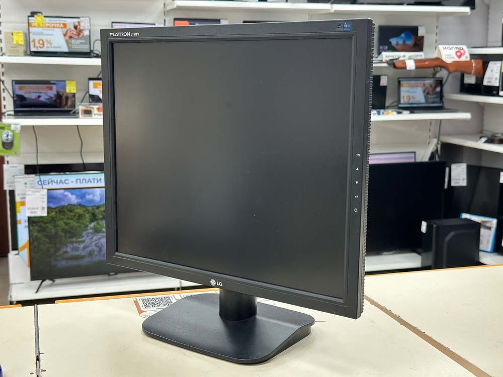 Монитор LG L1918S
