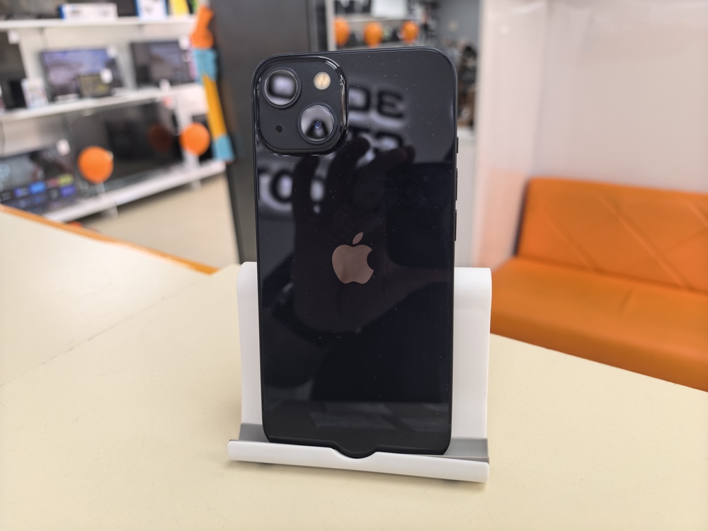 Смартфон Apple iPhone 13 128Gb