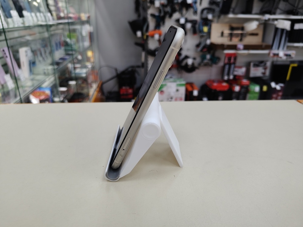 Смартфон Apple iPhone 11 64Gb
