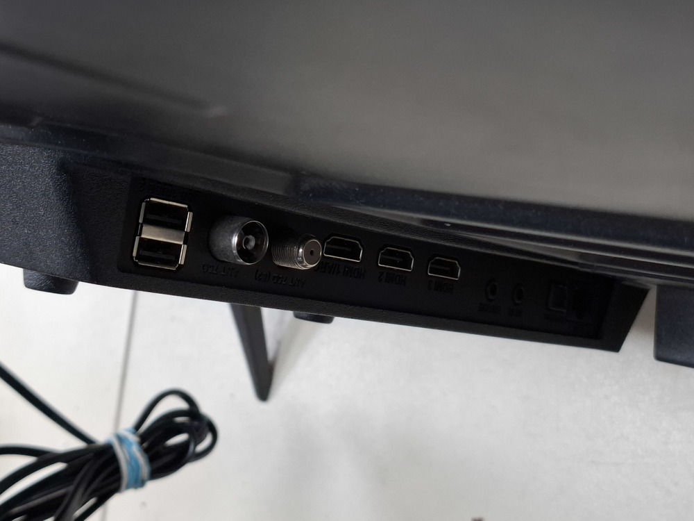 LED Телевизор SBER SDX-32H2120B