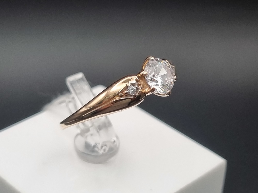 КОЛКМИ585 КОЛЬЦО С КАМНЯМИ (Au 585)