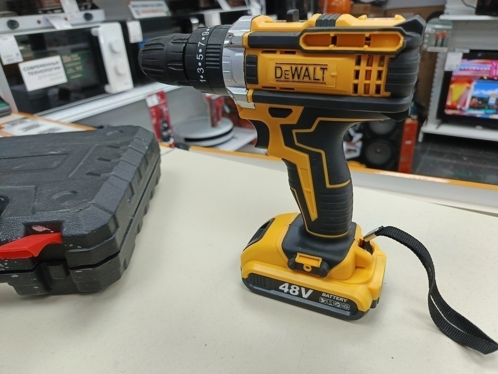 Шуруповерт Dewalt 48V