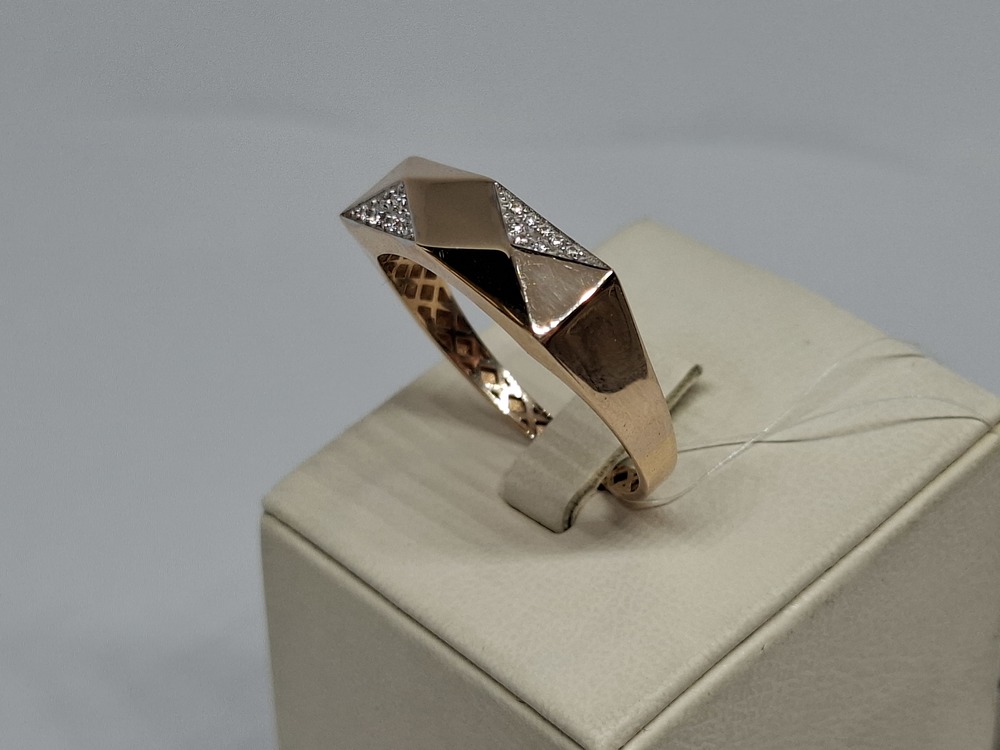 КОЛЬЦО С КАМНЯМИ (Au 585)