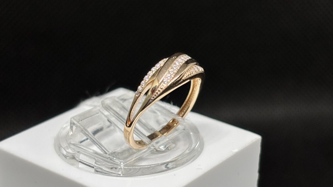 КОЛЬЦО С КАМНЯМИ (Au 585)