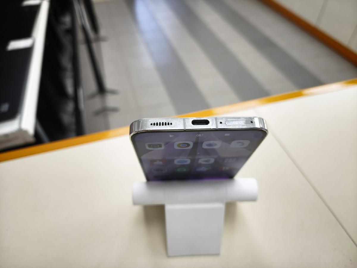 Смартфон Xiaomi 13 8/256