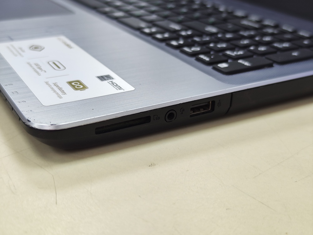 Ноутбук ASUS; Core i3-7100U, Нет, 8 Гб, 1 Tb, Нет