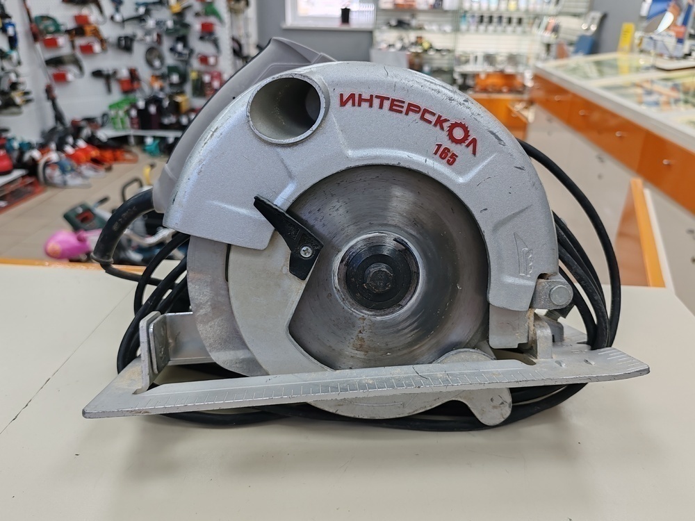 Дисковая пила Интерскол ДП-165/1200