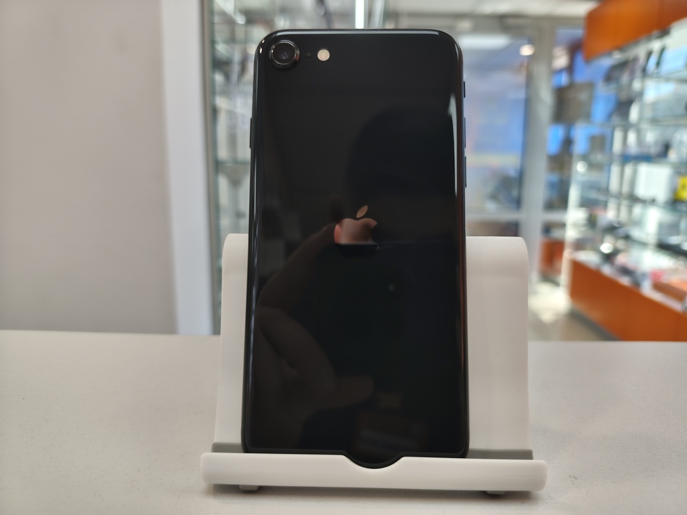 Смартфон Apple iPhone SE 2020 128Gb